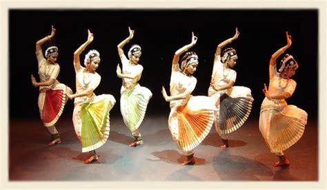  'Dance of the Indus Spirits' - A Mesmerizing Symphony of Earth Tones and Mystical Figures!