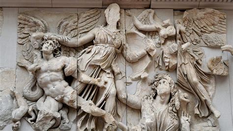  Pergamon Altar Relief의 위엄과 신화: 고대 그리스 미술의 정수를 담다!